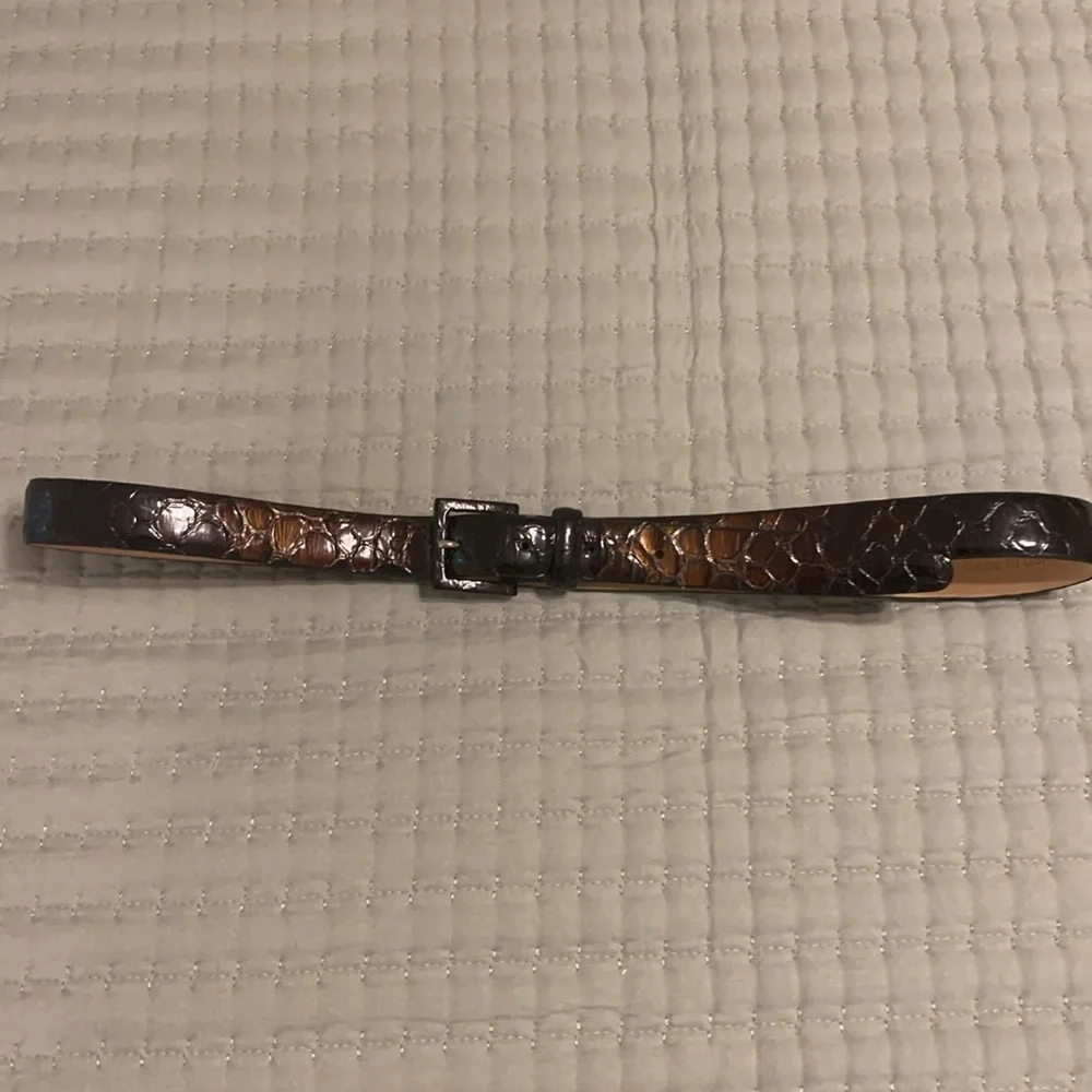 DNKY Italian alligator Calfskin Belt NWOT Size Youth Extra Lg Gold/Black design
